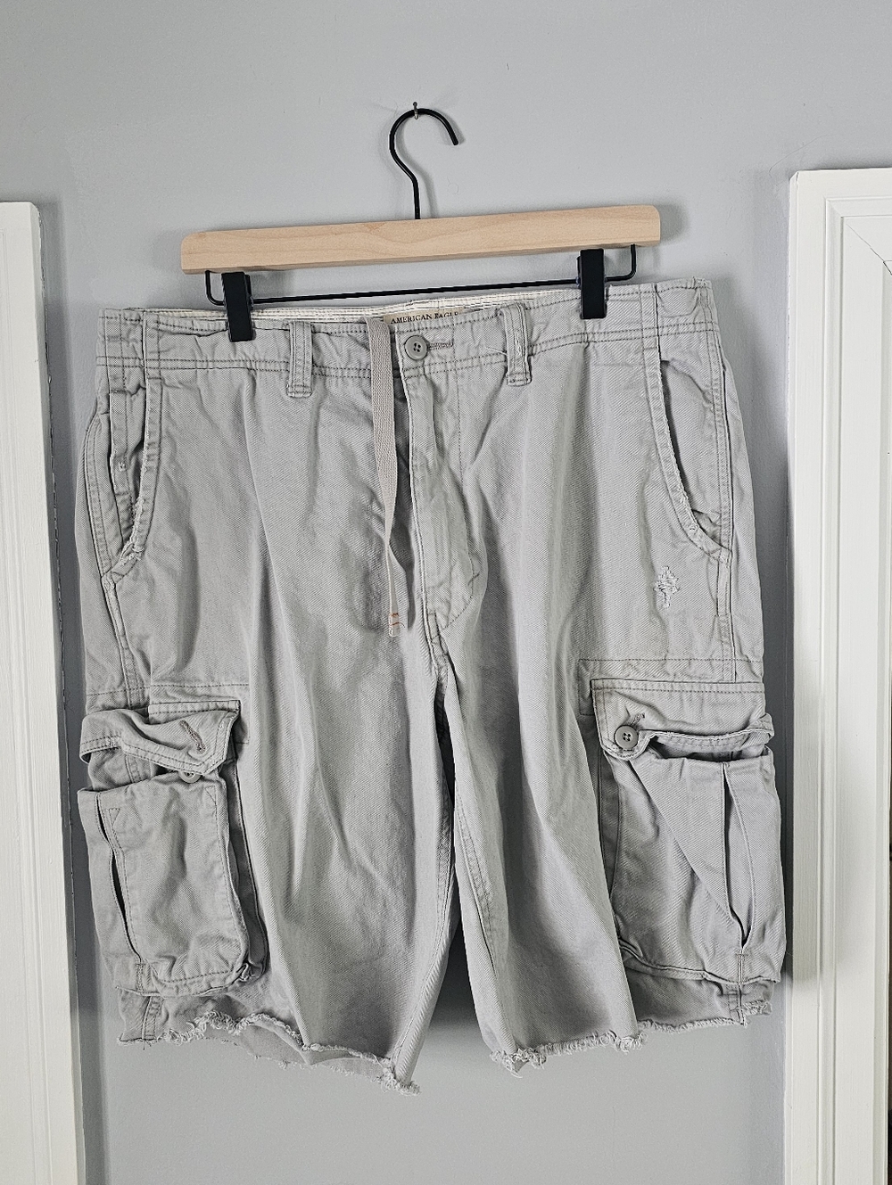 American Eagle Outfitters Light Gray Cargo Shorts